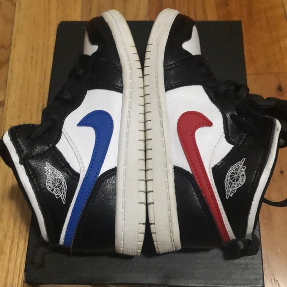 Jordan Other - Boys Jordan 1 Retro size 10c multi swoosh